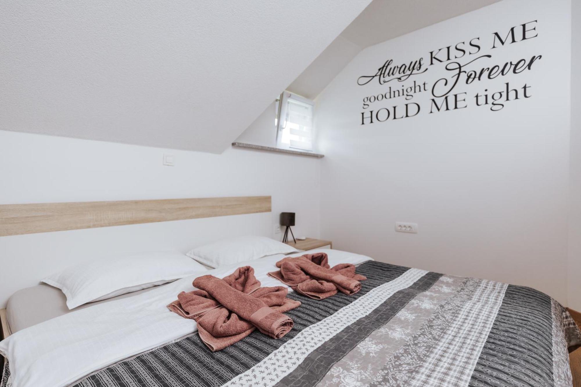 Tanja S Holiday Home In Nature With Sauna And Hot Tub Gorica pri Slivnici Dış mekan fotoğraf