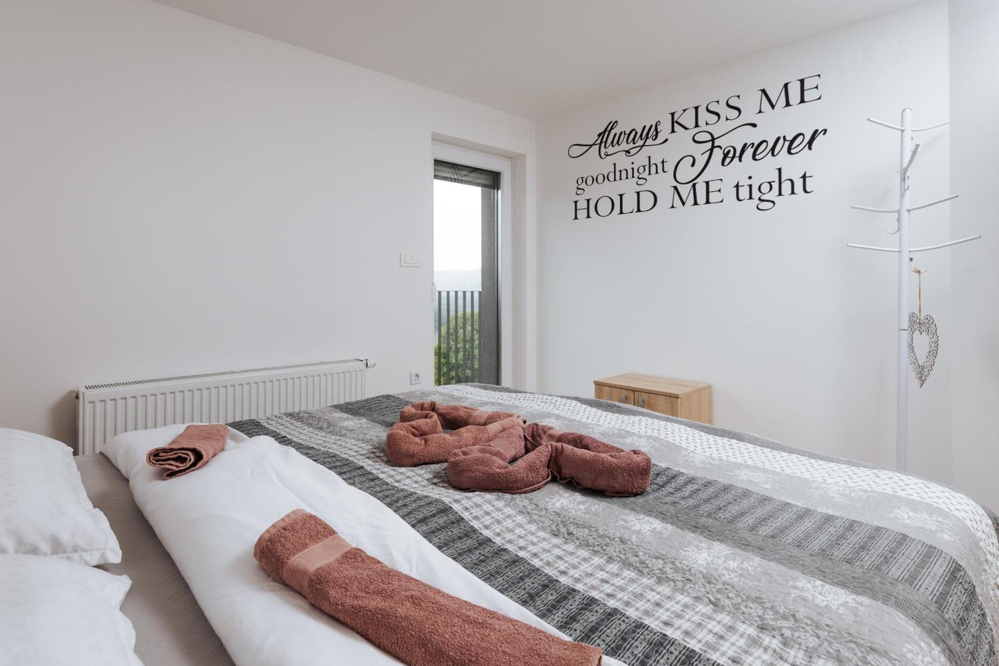 Tanja S Holiday Home In Nature With Sauna And Hot Tub Gorica pri Slivnici Dış mekan fotoğraf
